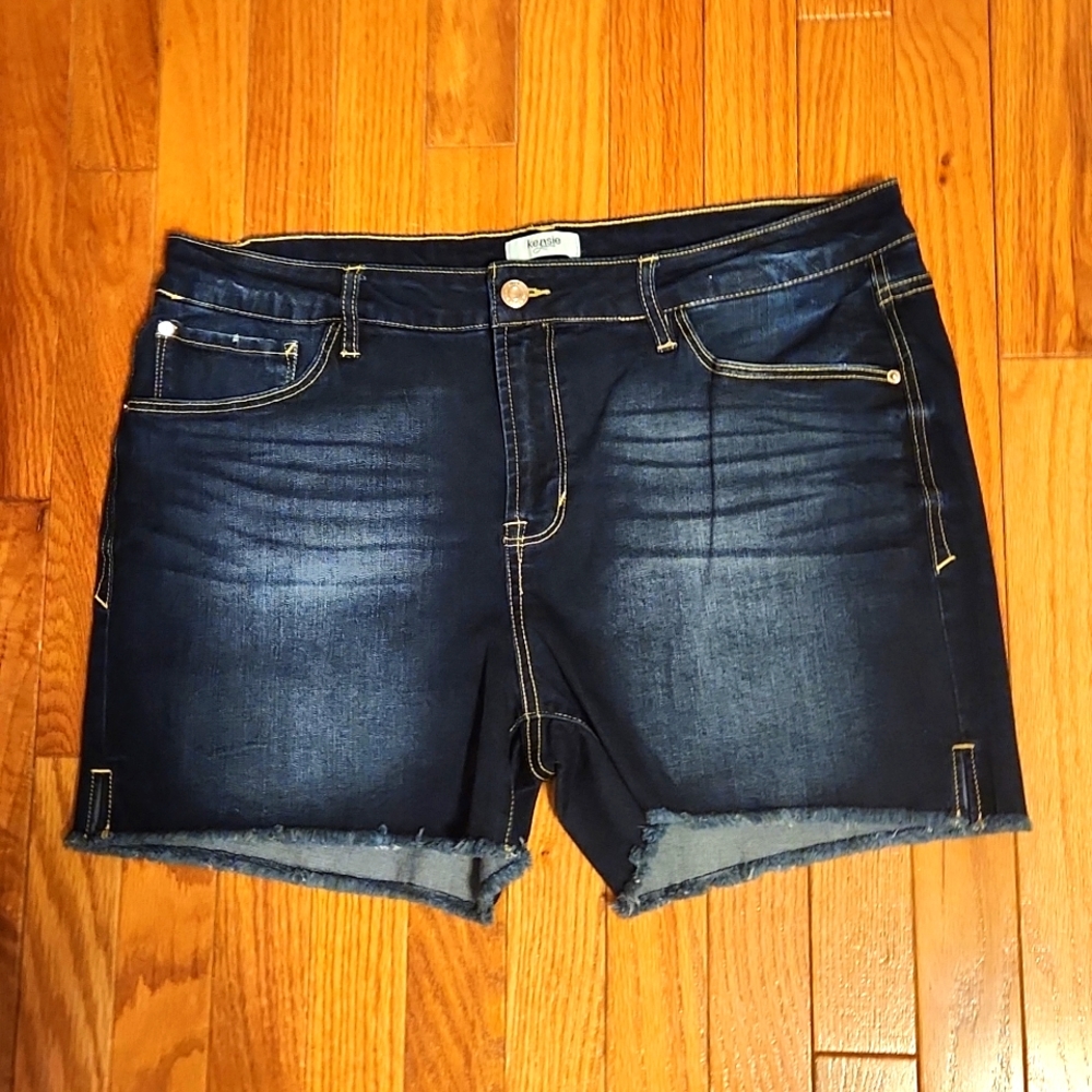 😎 NWOT KENSIE JEANS DESIGNER FADED DENIM SHORTS SZ 14 FRAYED HOT!!